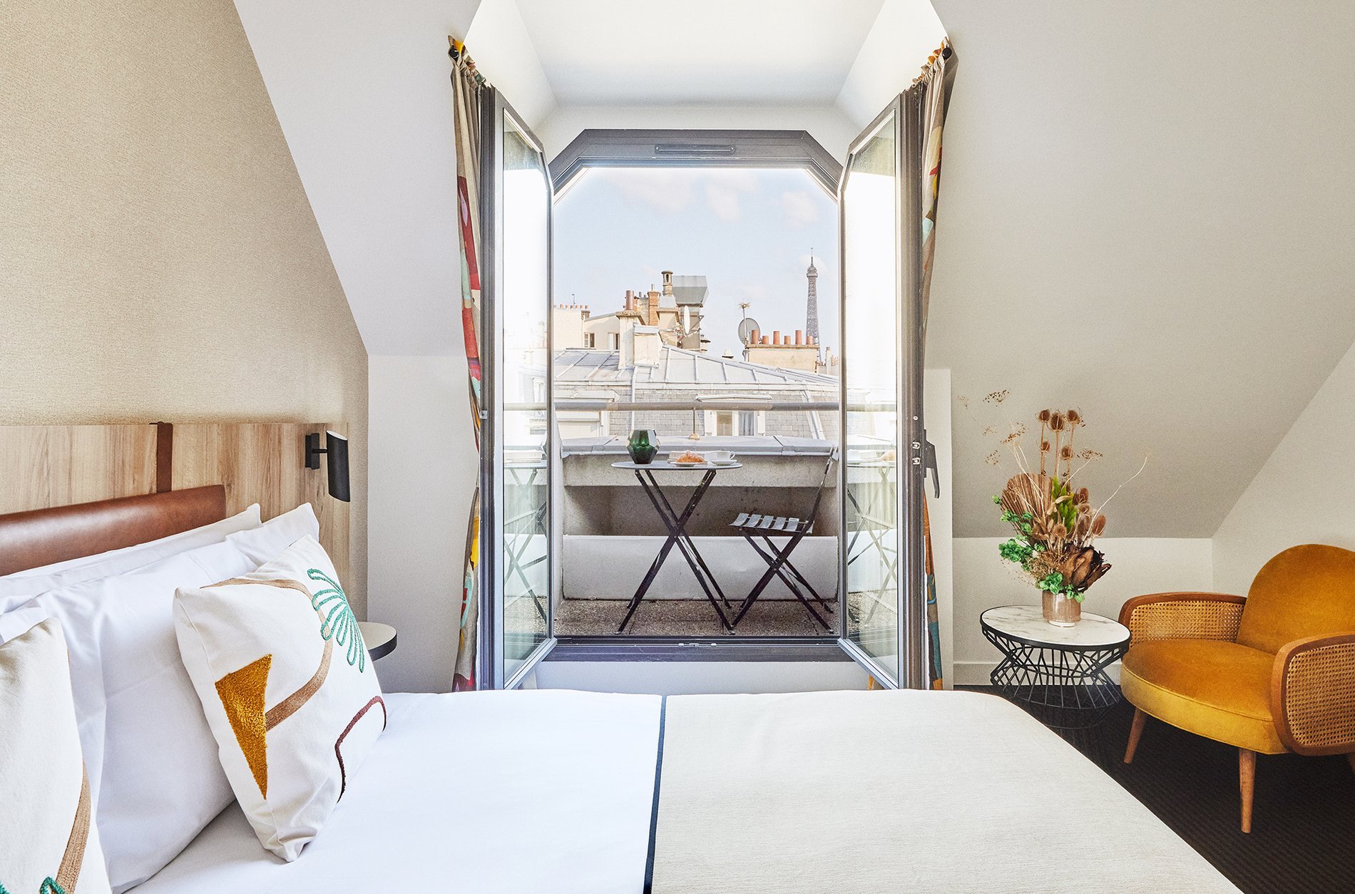 Plaza Tour Eiffel | Room with balcony